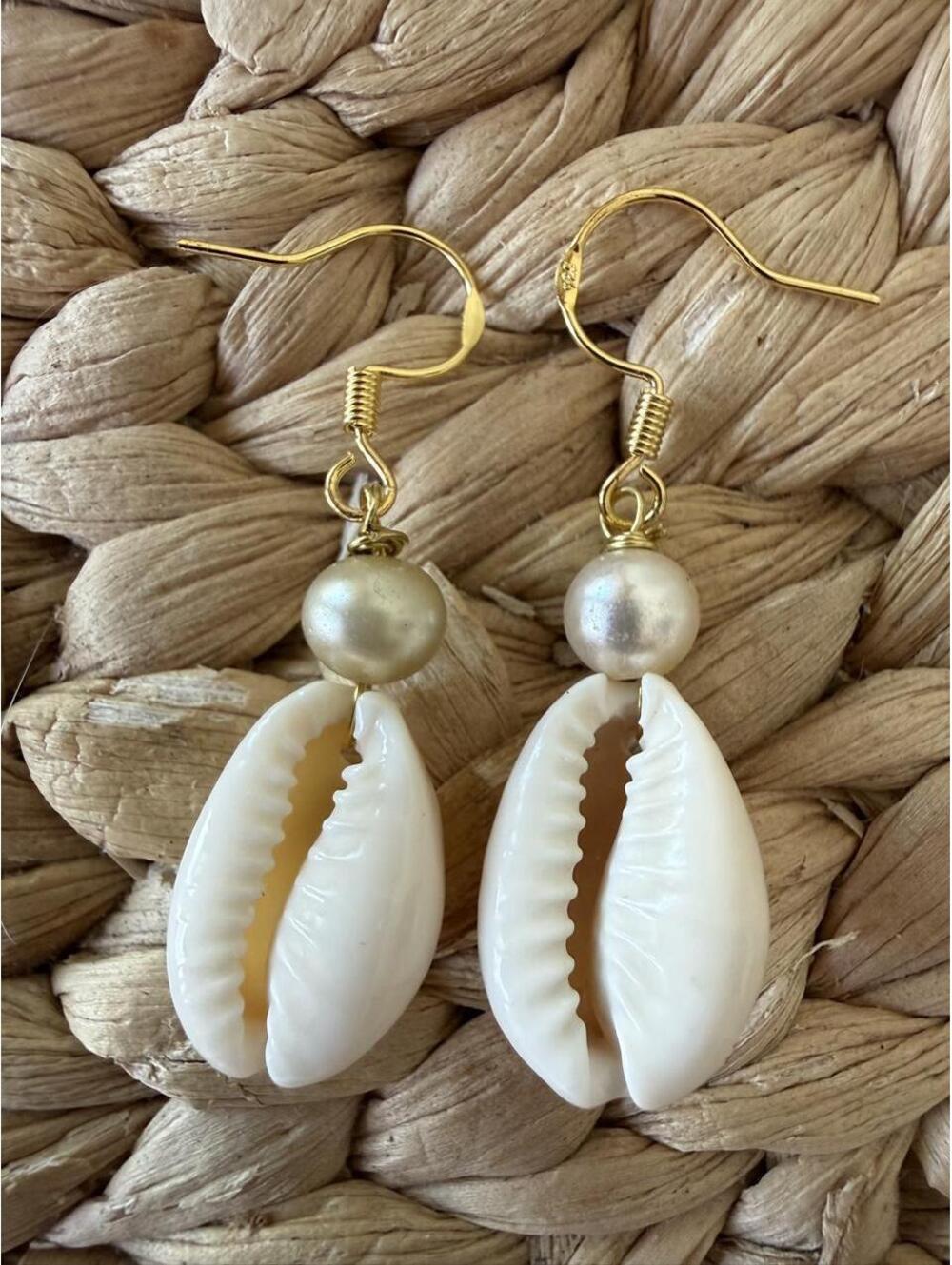 Cowrie Shell Pearl Earrings